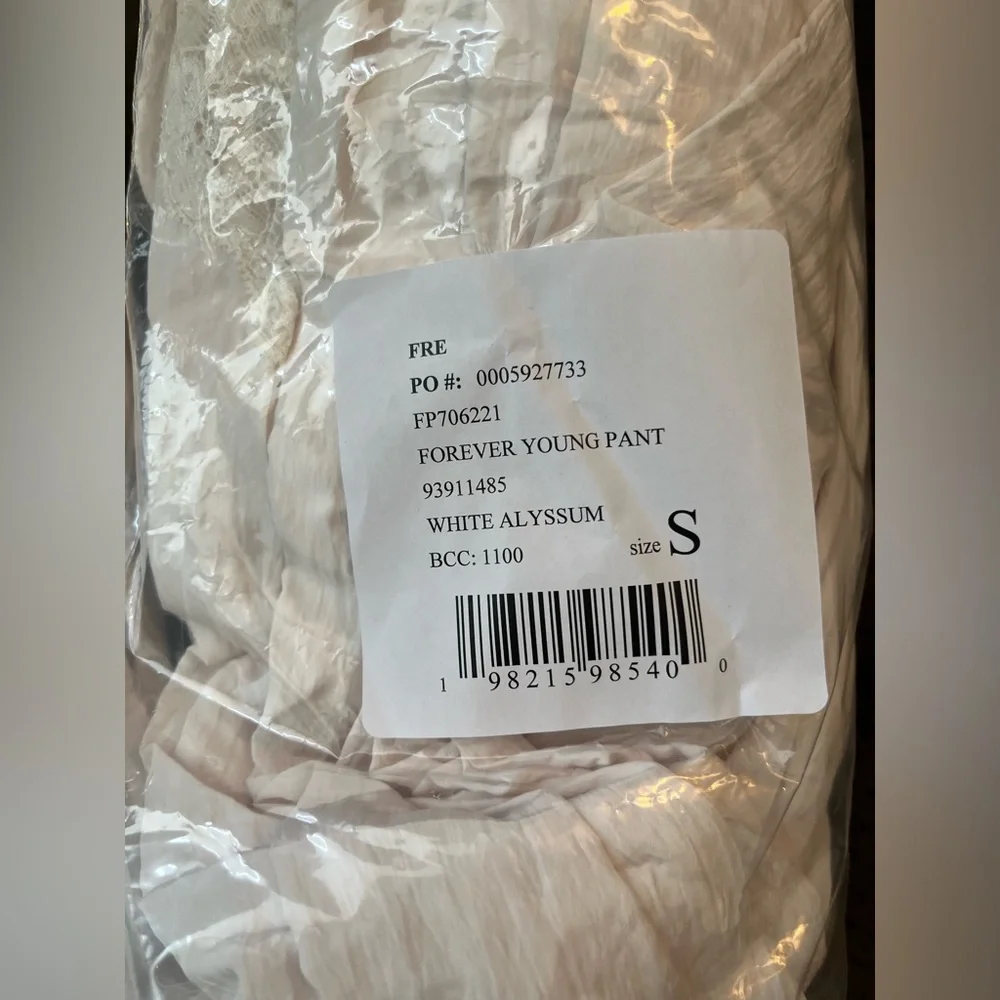 NWT FREE PEOPLE INTIMATELY Forever Young Bloomer Pants | White Alyssum MSRP $98 - Picture 10 of 15